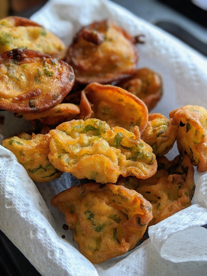 Stuffed Potatoes in Fenugreek And Spinach Curry Recipe